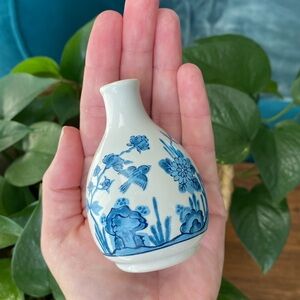 Vintage EDO Dynasty Japan 17th Century No. J-19 Imperial Collection Bud Vase